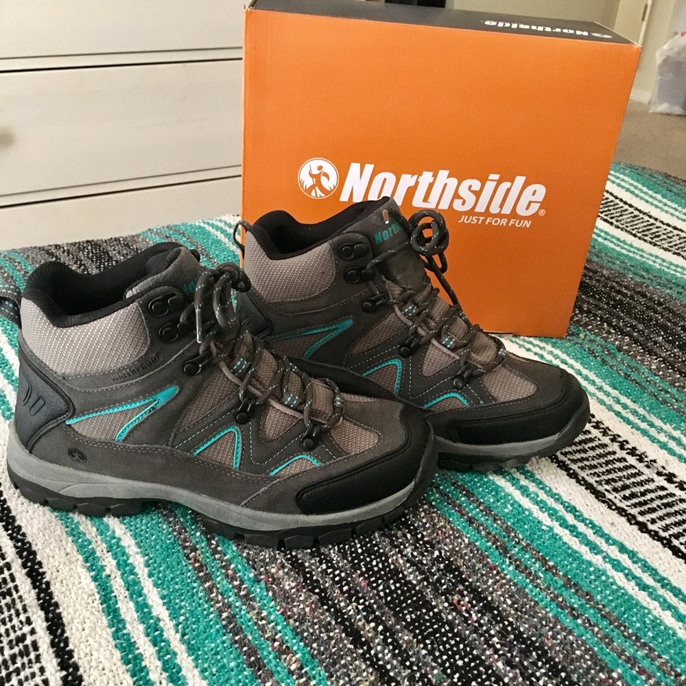NWT - Northside Hiking Boots (women size 9)